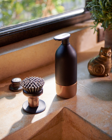 The Ionic Palm Brush
